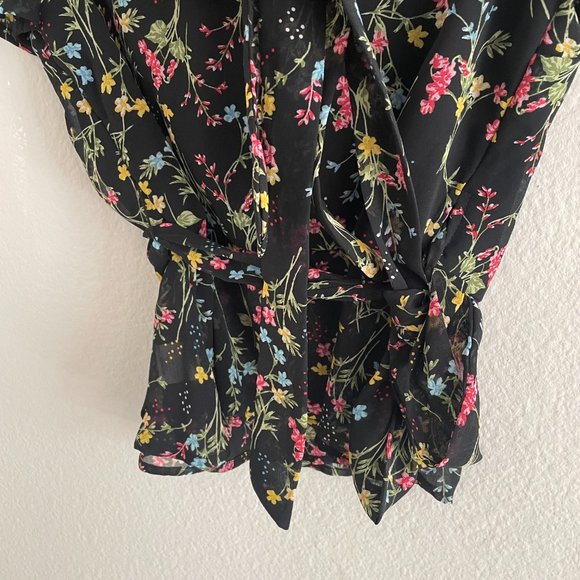 Mi Ami dark floral wrap around top size small - Picture 5 of 6